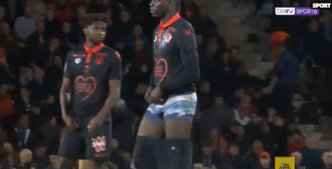 BBC：萨拉赫英超参与制造280球，超越兰帕德升至第三（英超参与进球达280球，萨拉赫超越兰帕德升至历史第三）