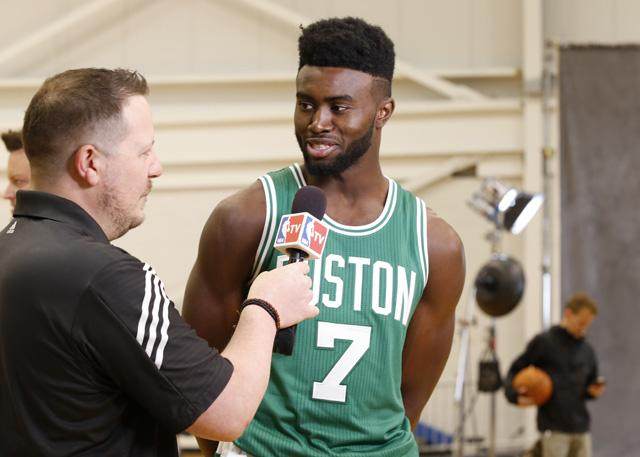 拉波尔塔：皇马上轮的两球都不该算；他们对巴萨有一种执念（拉波尔塔：皇马上轮两球不应有效，他们对巴萨抱有执念）