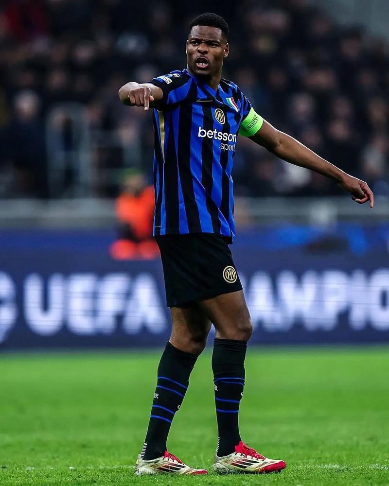 齐祖米体专访：戛纳之子、尤文传奇&永远的艺术家（米体专访齐祖：从戛纳走出的尤文传奇，永恒的球场艺术家）