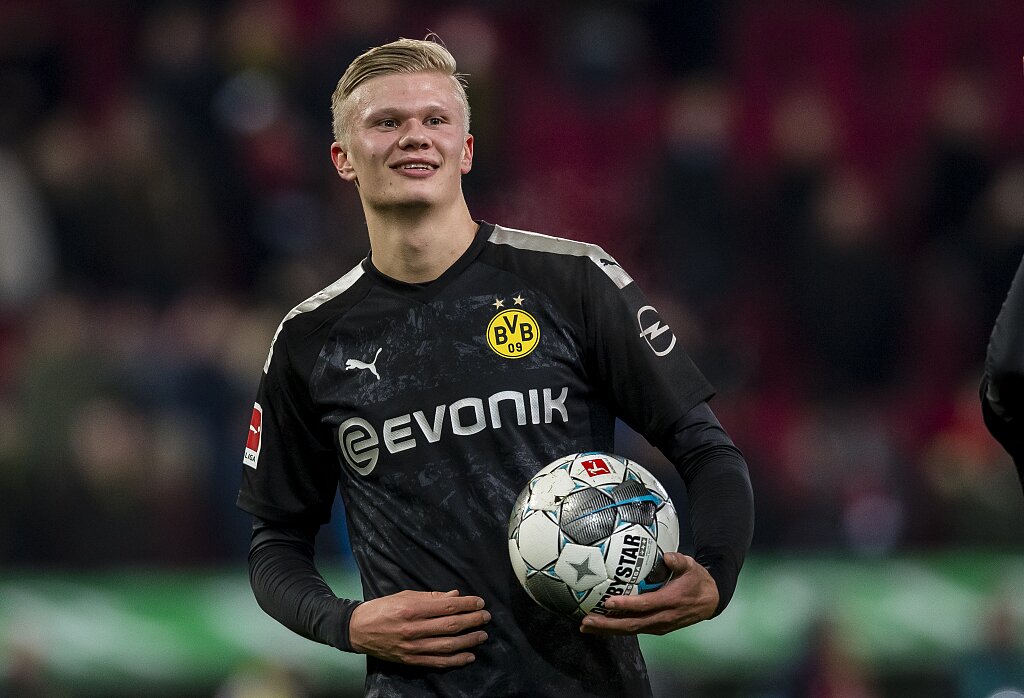 马丁内斯称赞B费：他是助攻之王，曼联在他上场时截然不同（马丁内斯力挺B费：他是助攻王，有他曼联判若两队）