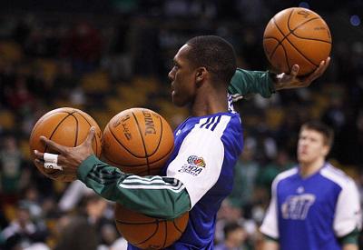 福登英超进球数达到63球，超越62球的贝克汉姆及亚亚·图雷（福登英超生涯进球达63球，超越62球的贝克汉姆与亚亚·图雷）