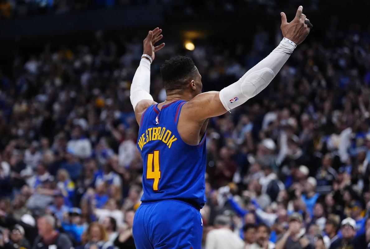 利物浦晒与毕包两场季前赛海报：维尔茨、范戴克、萨拉赫出镜（利物浦发布与毕尔巴鄂两场季前热身赛海报：维尔茨、范戴克、萨拉赫亮相）