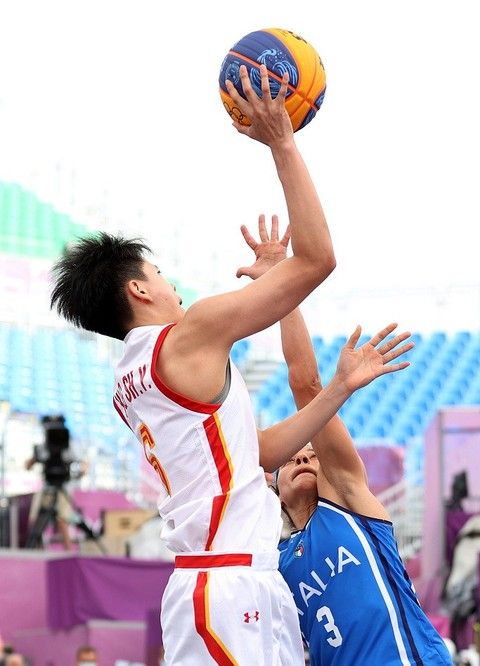 本赛季欧冠迄今五大联赛球队积分：英超74分第一，意甲第二（欧冠本季迄今五大联赛积分榜：英超以74分领跑，意甲次席）