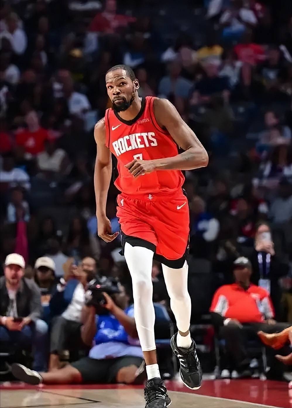 每体：阿劳霍今天飞往特拉维夫，开启文化之旅调整身心（每体：阿劳霍今日飞赴特拉维夫，展开文化行程以调适身心）