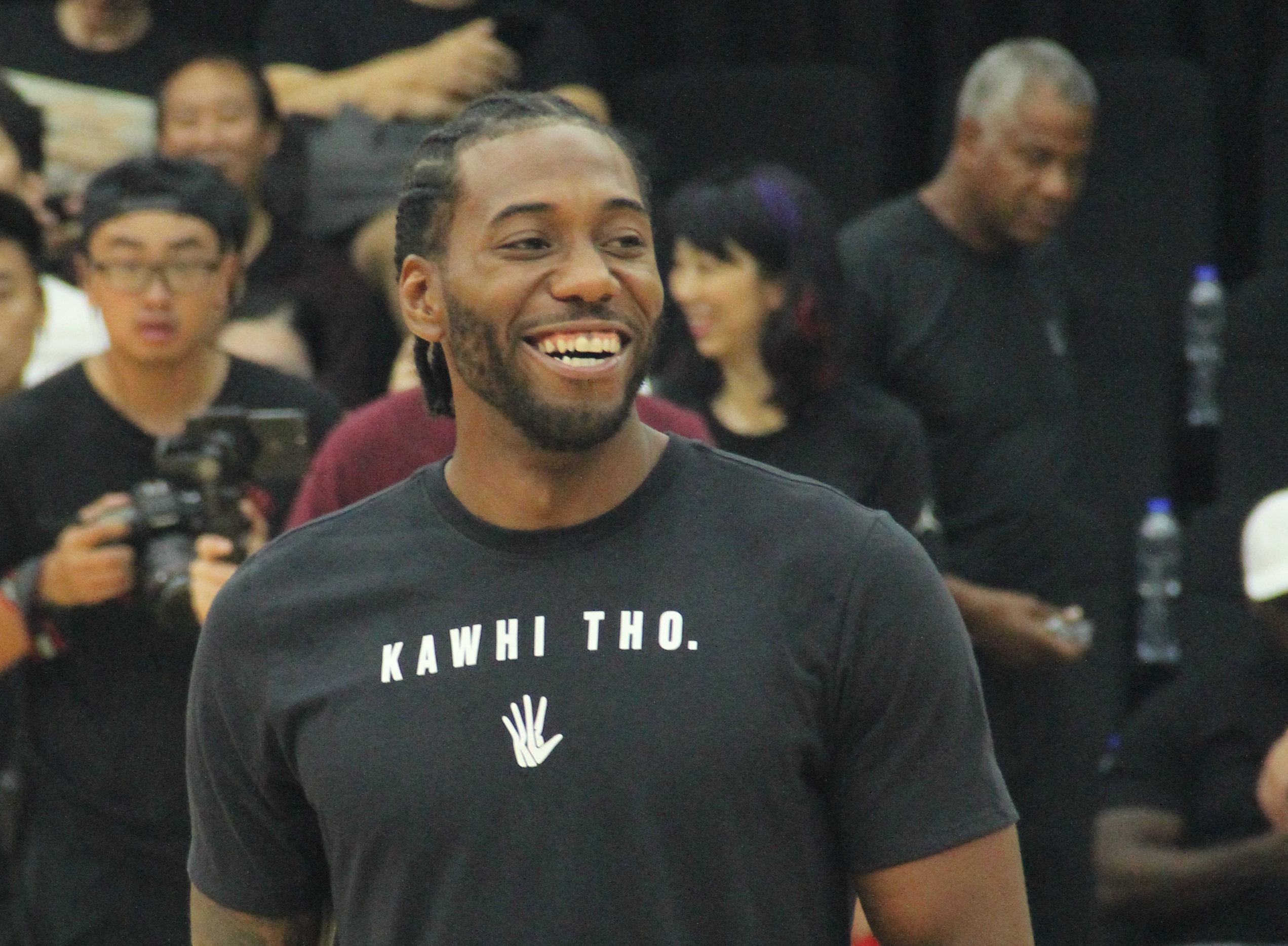 状态火热！布伦森单节狂砍16分，尼克斯带4分优势进入末节（手感滚烫！布伦森单节轰下16分，尼克斯携4分领先迈入第四节）