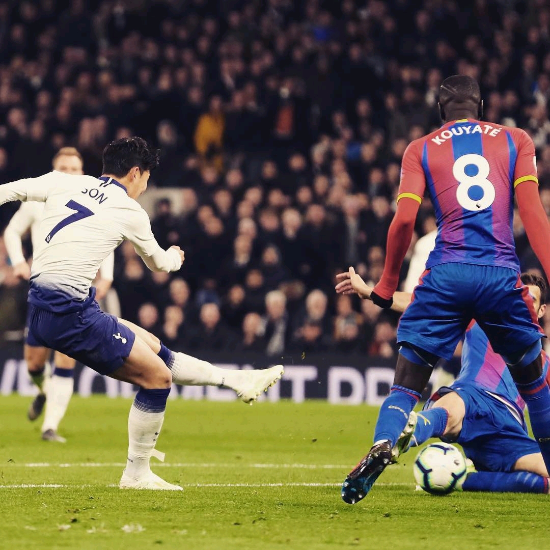 阿莱格里：我绝对没有冒犯裁判；莱奥具备成为中锋的特点（阿莱格里：绝无冒犯裁判之意，莱奥有当中锋的条件）